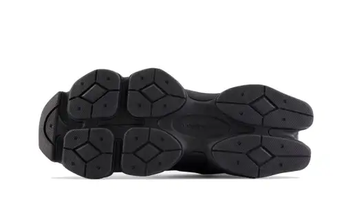 New Balance 9060 Triple Black 