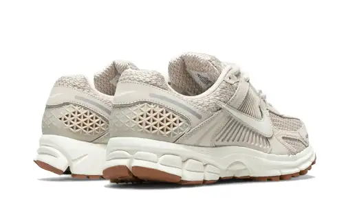 Nike Zoom Vomero 5 Light Orewood Brown 