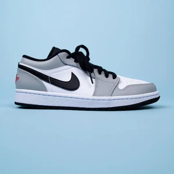 Air Jordan 1 Low Light Smoke Grey 