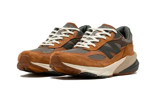New Balance 990 V6 Carhartt WIP Sculpture Center BCAE5770