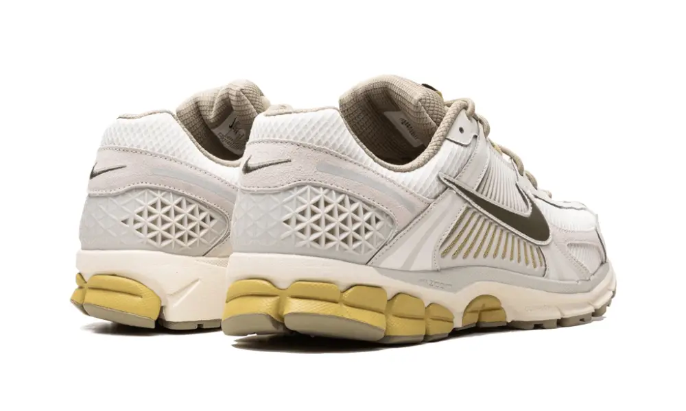 Nike Zoom Vomero 5 Light Bone Medium Olive 
