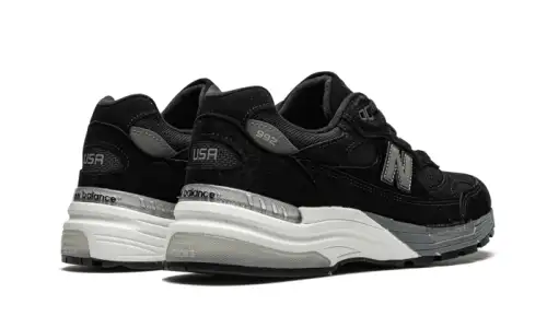 New Balance 992 Black Grey