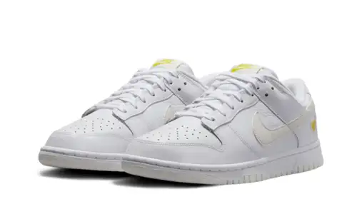 Nike Dunk Low Yellow Heart