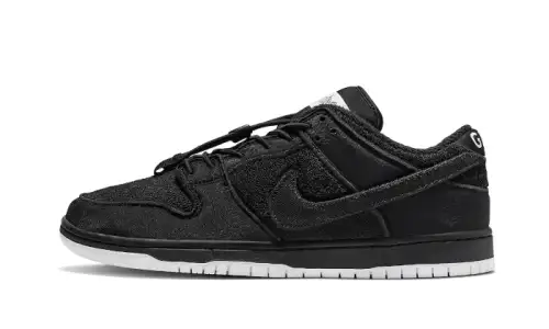 Nike SB Dunk Low Gnarhunters