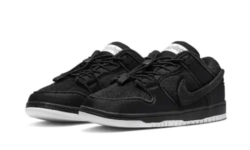 Nike SB Dunk Low Gnarhunters 