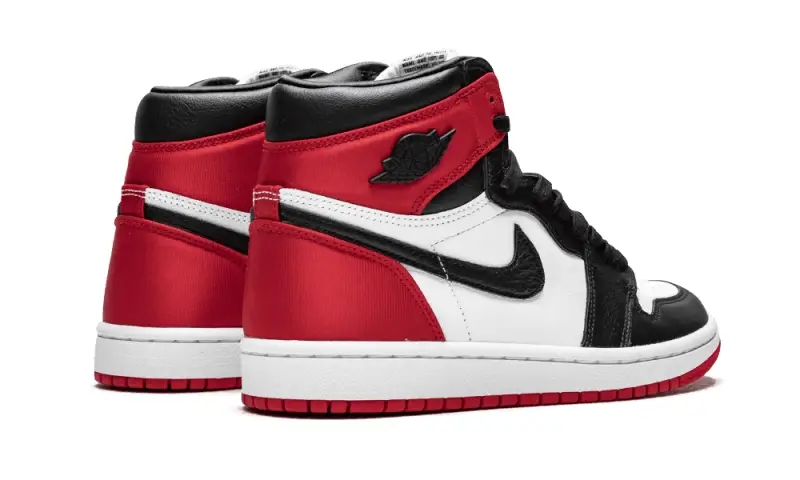 Air Jordan 1 Retro High Satin Black Toe 