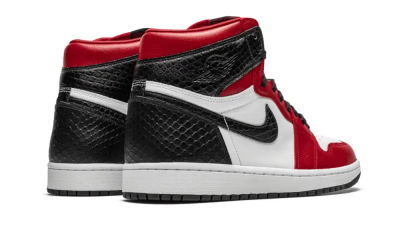Air Jordan 1 Retro High Satin Snake Chicago 