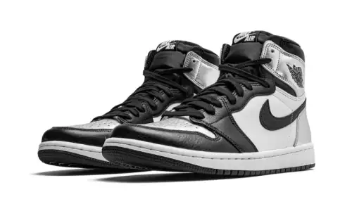 Air Jordan 1 Retro High Silver Toe 