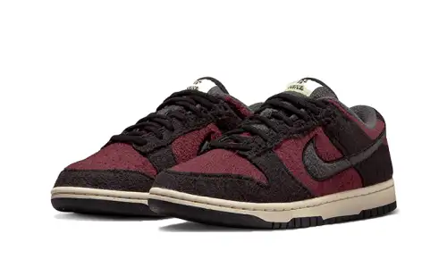 Nike Dunk Low SE Fleece Burgundy Crush