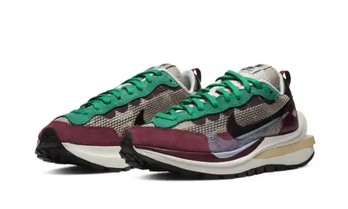 Nike Vaporwaffle Sacai Villain Red Neptune Green 2B4311511